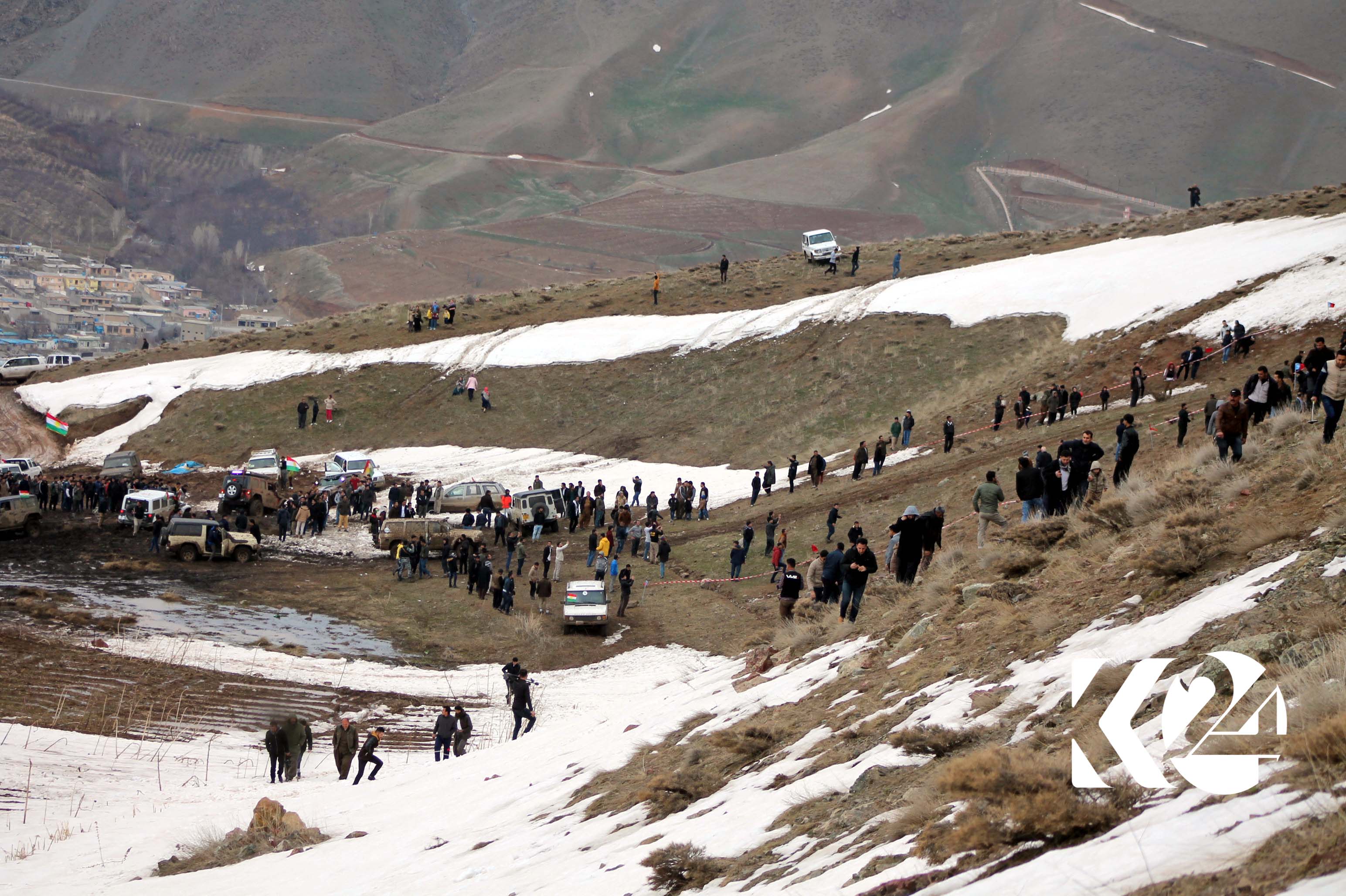 بە وێنە.. فێستیڤاڵی بەفر لە حاجی ئۆمەر